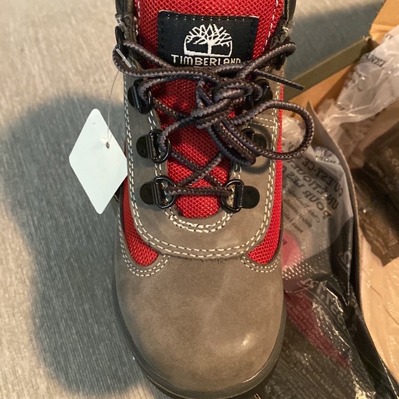 Brand New Boys Grey and Red Timberland Field Boots Size 12.5! - Picture 2 of 4